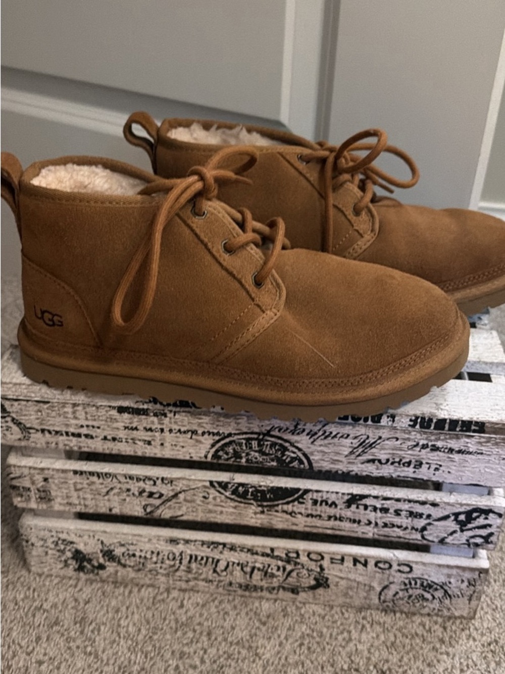 UGG Women’s Neumel  Boot - Chestnut Brown
